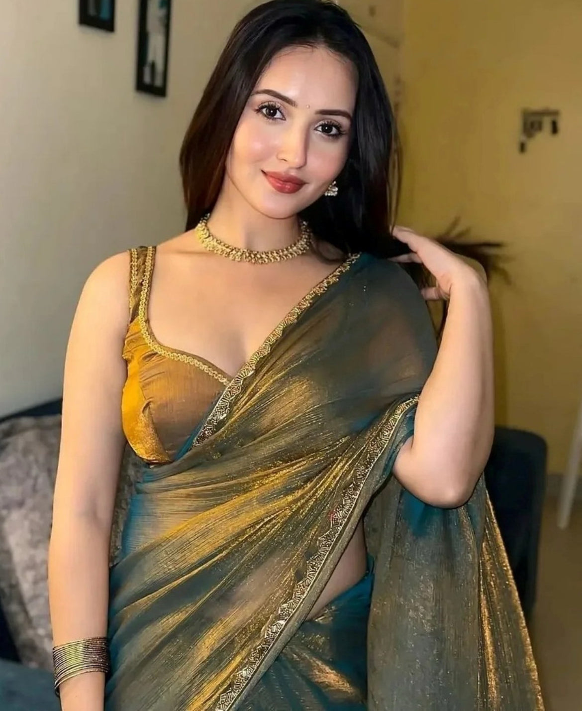 Embroided Bollywood Georgette Saree (Gold)